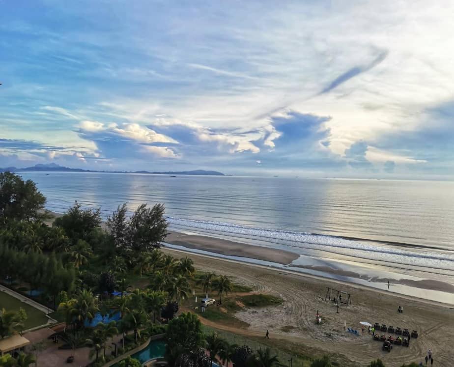 Timurbay Seafront Holiday Pool & Seaview Kuantan Extérieur photo